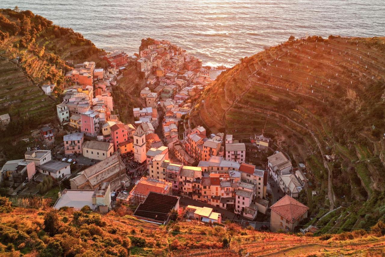 L' Attico Giallo Oro Di Giulia Manarola Exterior photo